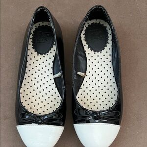 Janie and Jack Black and White Kids Dress Shoes. Little girls size 12